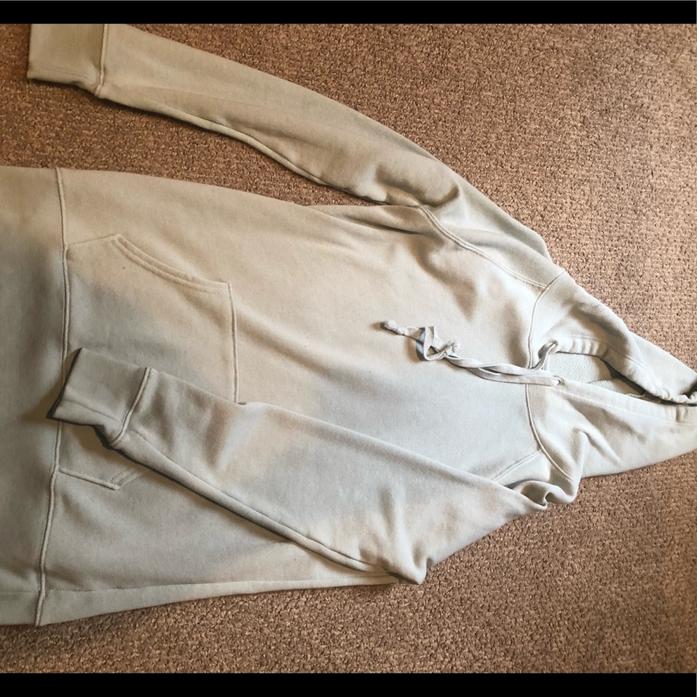 American eagle light sweater